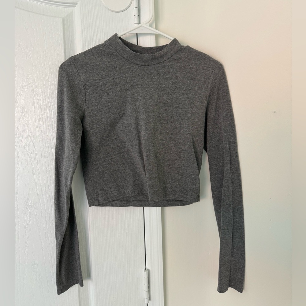 Cropped grey long sleeve